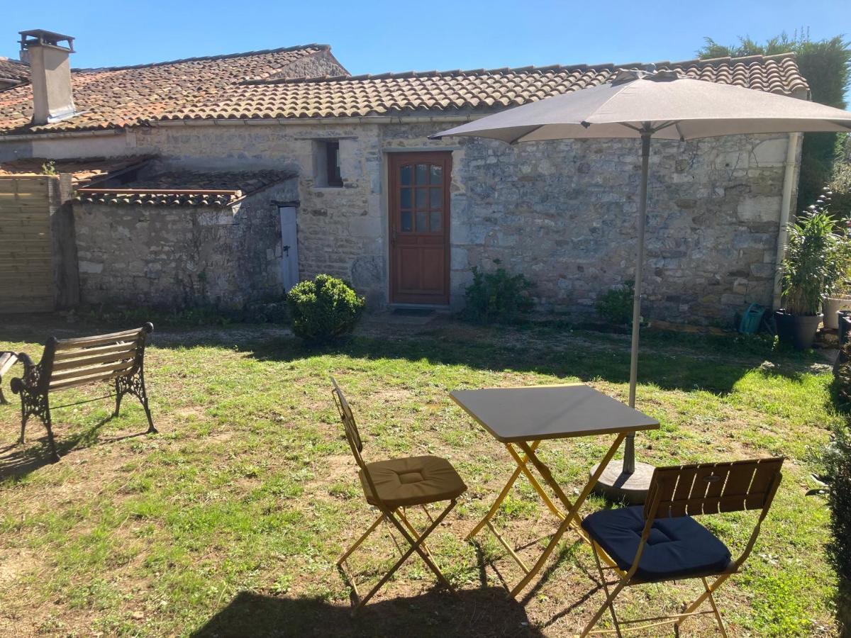 Chambre D'Hotes Les Roches Corme-Royal Exterior foto